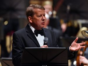 Supporting image for story: Tribute to Bill Turnbull to play on Pet Classics on Guy Fawkes Night