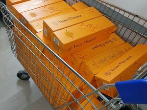 Supporting image for story: Thief caught trying to steal champagne worth £1,800