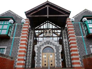 Supporting image for story: Alleged Hamas supporter admits trying to enter UK illegally