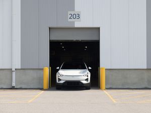Supporting image for story: Polestar’s 3 gains new single motor variant with 438 miles of range