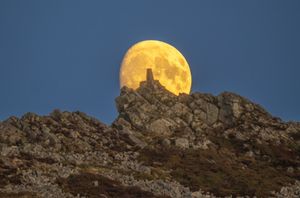 Incredible view of a Shropshire moonrise by Andrew Fusek Peters 