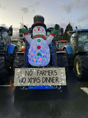 The second placed entry with a snowman and 'No Farmers No Xmas Dinner' sign