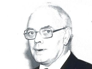 Supporting image for story: West Midlands 'footballing stalwart' dies aged 95