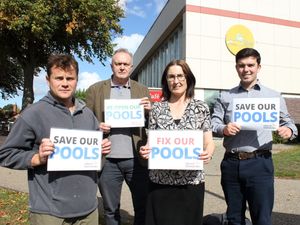 Supporting image for story: Anger about latest delays over reopening of Shrewsbury's Quarry Pool