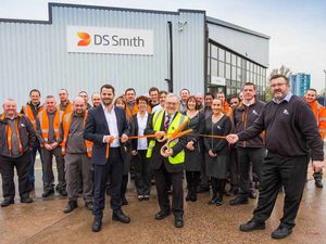 Supporting image for story: MP opens DS Smith's new automotive hub