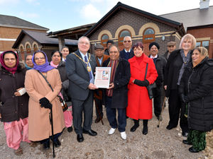 Supporting image for story: Mayor sees progress made on new Gurdwara