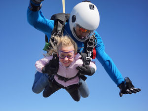 Supporting image for story: Daredevil Whitchurch girl, 6, jumps from plane at 12,000ft to become UK's youngest sky diver