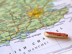 Supporting image for story: Charities warn against making family reunion ‘more difficult’