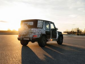 Supporting image for story: Mercedes hints of G-Class Cabriolet SUV under testing
