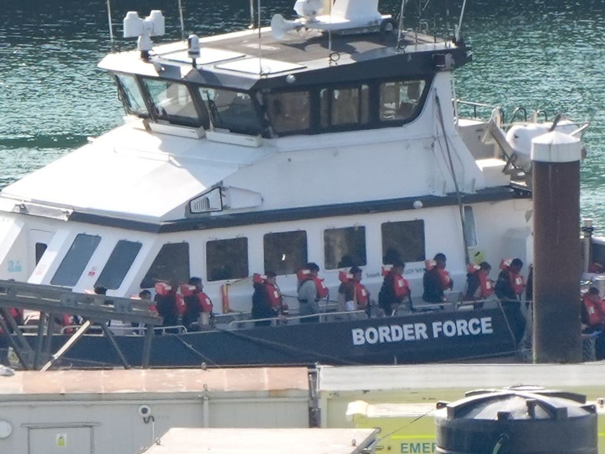 English Channel crossings pass 30,000 arrivals in record time