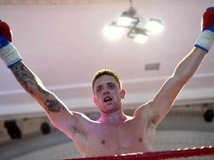 Supporting image for story: Pain game for Ricky Summers to claim title