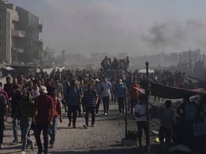 Supporting image for story: PM signals UK will help Gaza aid airdrop amid calls for Palestinian statehood