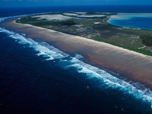 Supporting image for story: Chagos deal plan clears first Commons hurdle