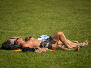 Supporting image for story: Heatwave warning amid rising temperatures as exhausted walker is rescued from mountain