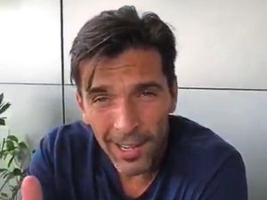 Supporting image for story: Gianluigi Buffon among goalkeepers to show support for Carl Ikeme