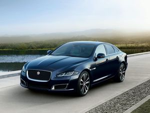 Supporting image for story: Discounts of up to 42 per cent available on nearly-new cars