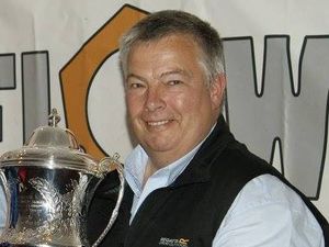 Supporting image for story: Simon Parsonage issues stark warning on falling bowls numbers