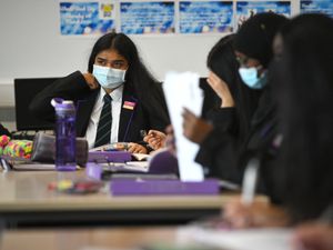 Supporting image for story: Schools minister hopes face masks in class will no longer be needed from mid-May