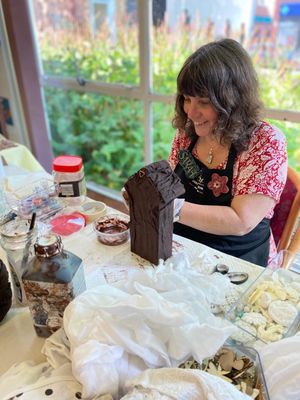 Local artisans displayed their art, performed live demonstrations and sold items at the Artisan Trail