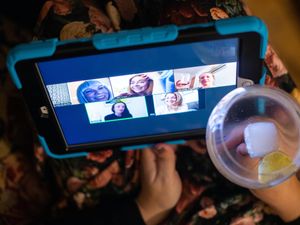 Supporting image for story: Zoom rides pandemic to another quarter of explosive growth