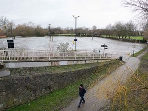 Supporting image for story: Flood warnings and alerts in Shropshire as River Severn level remains high - updates