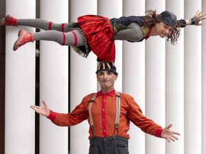 Supporting image for story: Edinburgh Festival Fringe begins with more than 3,500 shows on offer