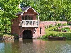 Supporting image for story: Homes of the Week: Great gardens