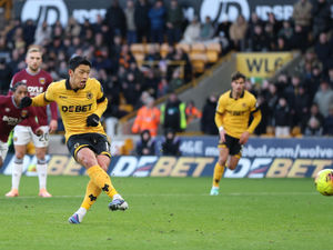 Supporting image for story: Everton v Wolves: Who's out and who's a doubt