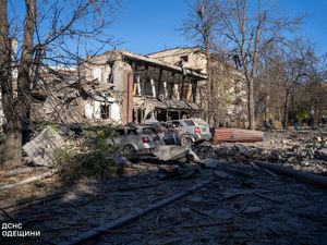 Supporting image for story: Russian aerial bombardment cuts power to one million homes in Ukraine