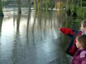 Supporting image for story: Warning as river on the rise