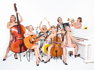 Supporting image for story: Cast for Calendar Girls The Musical coming to Wolverhampton and Birmingham revealed