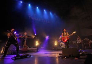 KT Tunstall. Pictures by: Andy Shaw