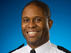 Supporting image for story: Record 22,000 call anti-terror hotline as police warn threat is growing
