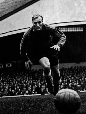 Bert Williams pounces on the ball as Wolves beat West Brom 1-0