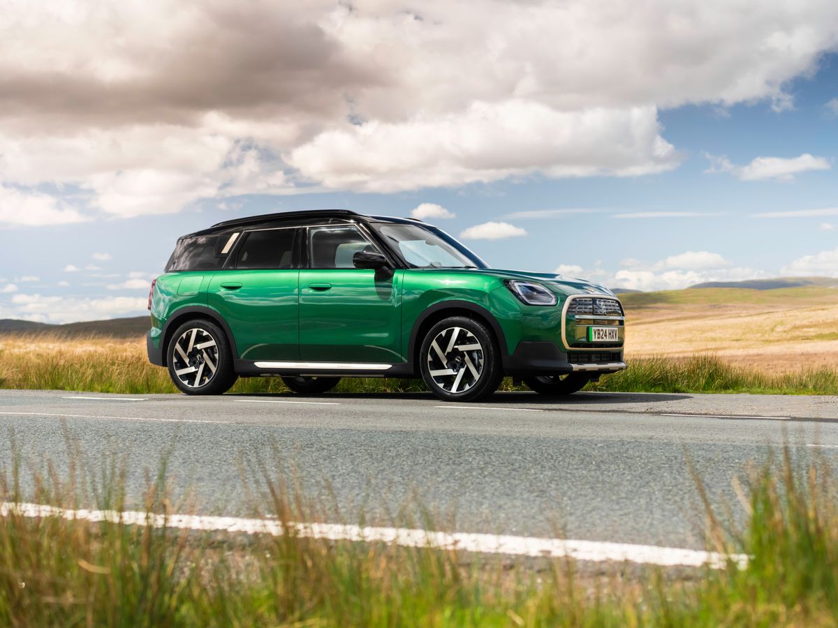 Mini Countryman E receives government’s full £3,750 Electric Car Grant Mini Countryman E receives government’s full £3,750 Electric Car Grant