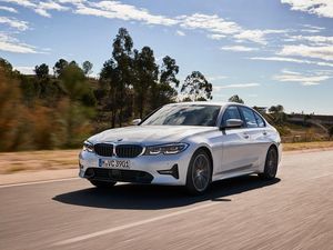 Supporting image for story: First Drive: BMW’s 3 Series lives up to its predecessor’s reputation