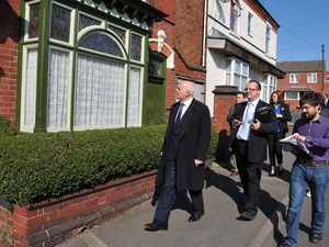 Supporting image for story: No regrets in the bedroom, says Iain Duncan Smith as he pops £1bn question to Rachel Reeves