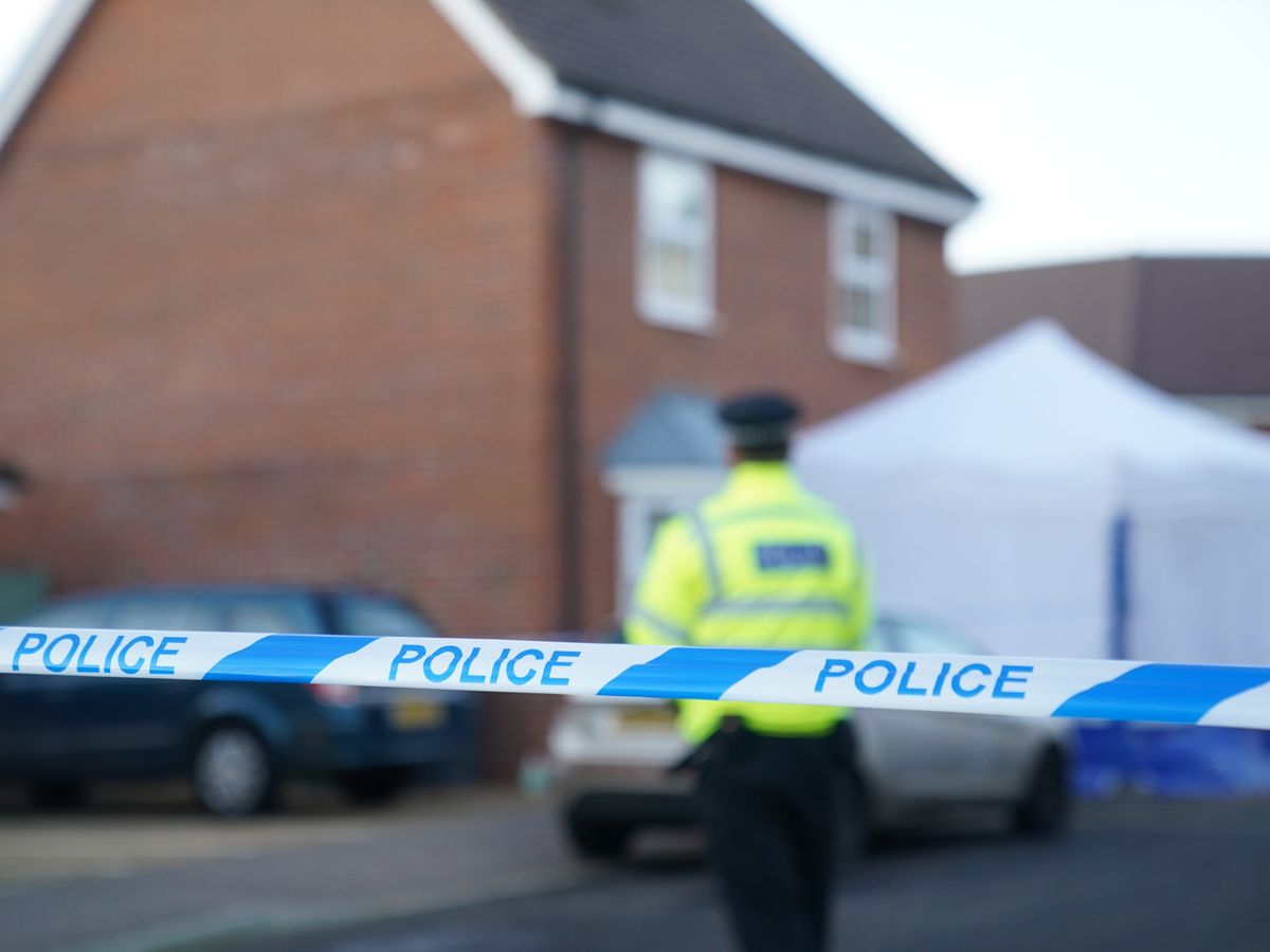 Police worker gets final warning over handling of 999 call before four deaths