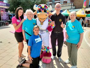 Perry the Bull joined Rotarian Sue Hanniford, Vice President Steve Jones, Past President Pam Arrowsmith & Ellis Hunt and Vicky Rodgers from Halesowen BID in getting people ready for the event