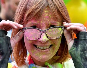 Around 750 people took part in the Lingen Davies Colour Run.