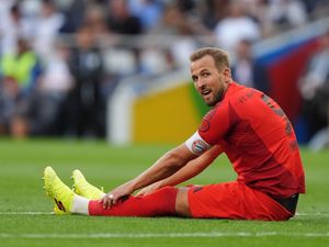 Supporting image for story: Lee Carsley looking forward to working with Harry Kane after ‘supportive’ chat