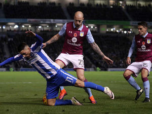Supporting image for story: Alan Hutton triggers Aston Villa contract extension clause