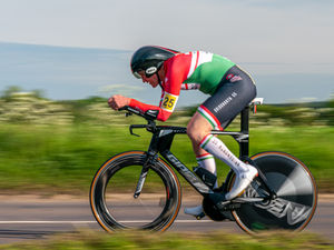 Supporting image for story: Beardmore bags gold as Hutson-Lamb doubles up