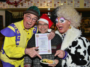 Supporting image for story: Comedy star Bernie Clifton awards prizes at Shropshire pub's mince pie bake-off