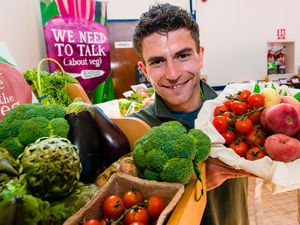 Supporting image for story: Foodies flock to Ellesmere Food and Drink Festival