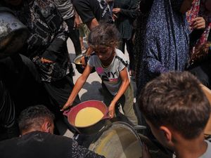 Supporting image for story: Deadly shooting by Israeli forces near Palestinian aid site in Gaza