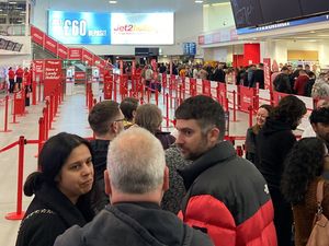 Supporting image for story: Long queues at Birmingham Airport with 150,000 set to fly over Easter weekend