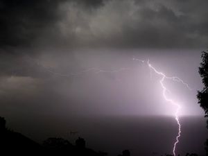 Supporting image for story: Met Office issues yellow weather warning for thunderstorms until midnight tonight