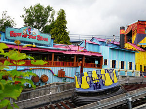 Supporting image for story: New River Rapids ride opens at Drayton Manor