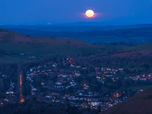 Supporting image for story: April's spectacular Budding Moon heralds the arrival of spring